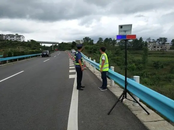 怒江高速公路钢护栏